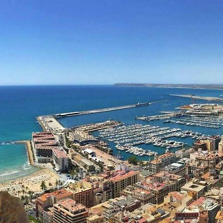 Atico Con Terraza En El Centro De Alicante Apartment Luaran gambar