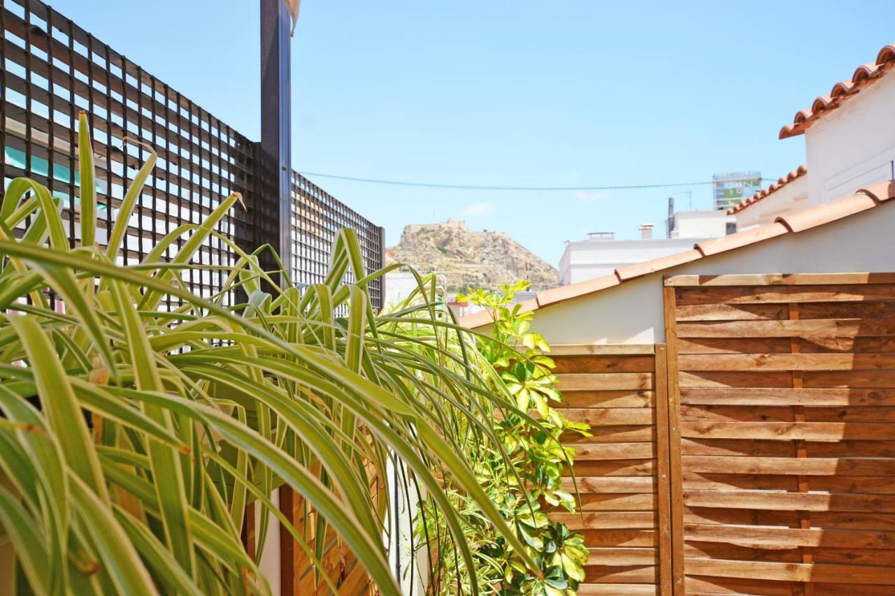 Atico Con Terraza En El Centro De Alicante Apartment Luaran gambar